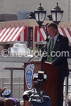 Earth Day New York 2014 Mayor Bill De                          Blasio speaks  heeltote.com