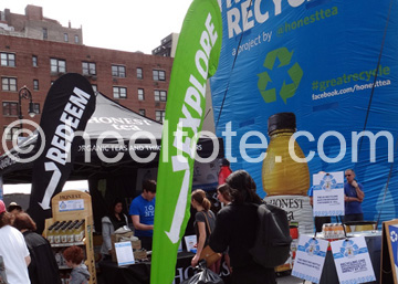 Earth                        Day New York 2014 Honest tea "The Great                        Recycle" project balloon  heeltote.com