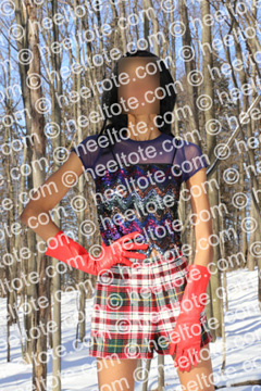 Look 3 of How to                        Take Stylish Photos in the Snow  heeltote.com