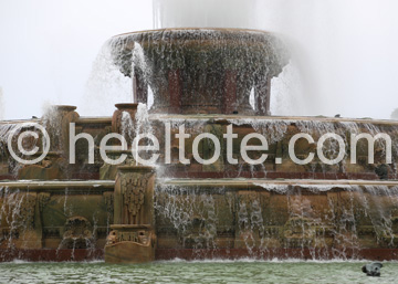 Buckingham Fountain  heeltote.com
