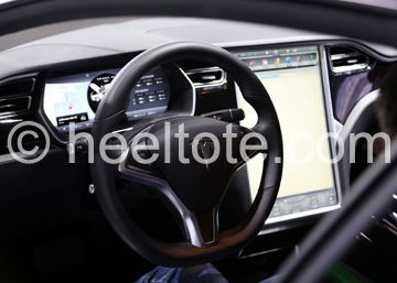 2015 Detroit Auto Show | Tesla Model S 70D   heeltote.com
