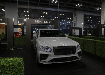 2022 New York International Auto Show at the Jacob Javitz Center | Bentley.  In White  heeltote.com
